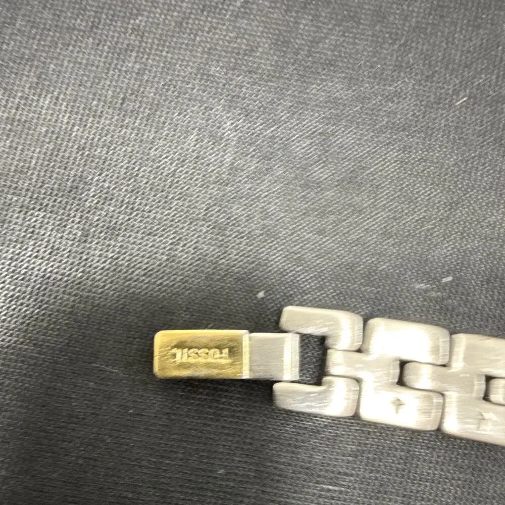 Fossil up auction